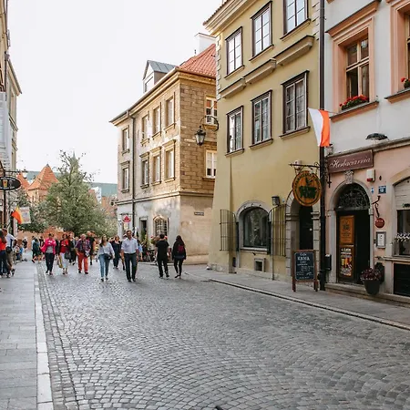 Jezuicka Old Town By Bookinghost Varsovie