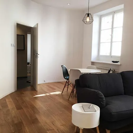 Jezuicka Old Town By Bookinghost Varsovie